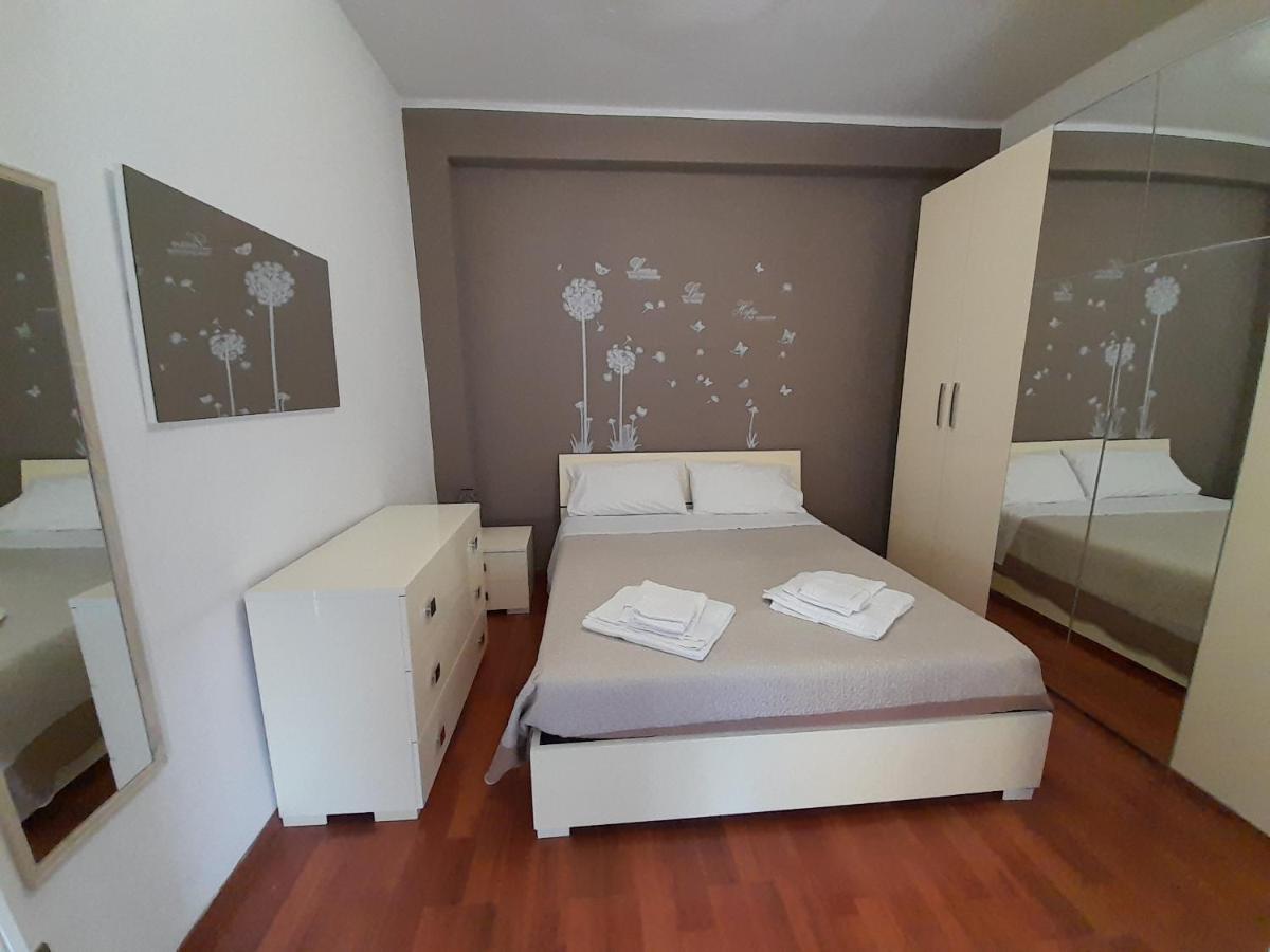 バーリA Casa Di Sabryアパートメント エクステリア 写真